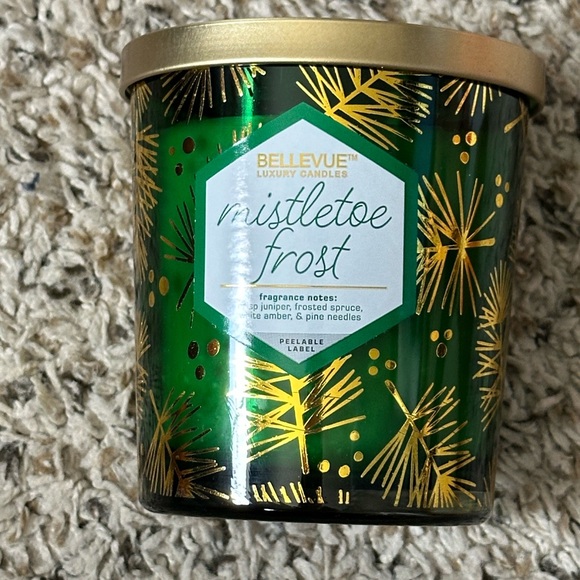 🌲 12 OZ Bellevue Luxury Soy Blend Wax Scented Candles, Mistletoe Frost, NWT - Picture 2 of 6